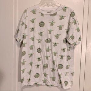 Star Wars The Mandalorian Baby Yoda Grogu T-Shirt size medium